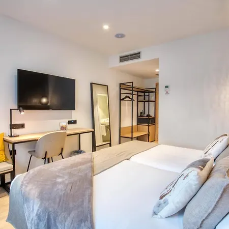 Costabella 3* Жирона