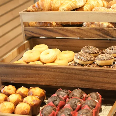 Отель Costabella Жирона