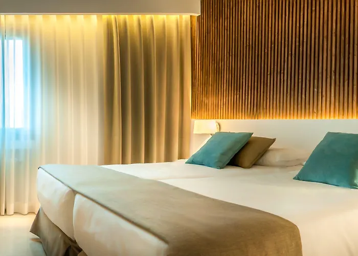 Costabella 3* Gerona